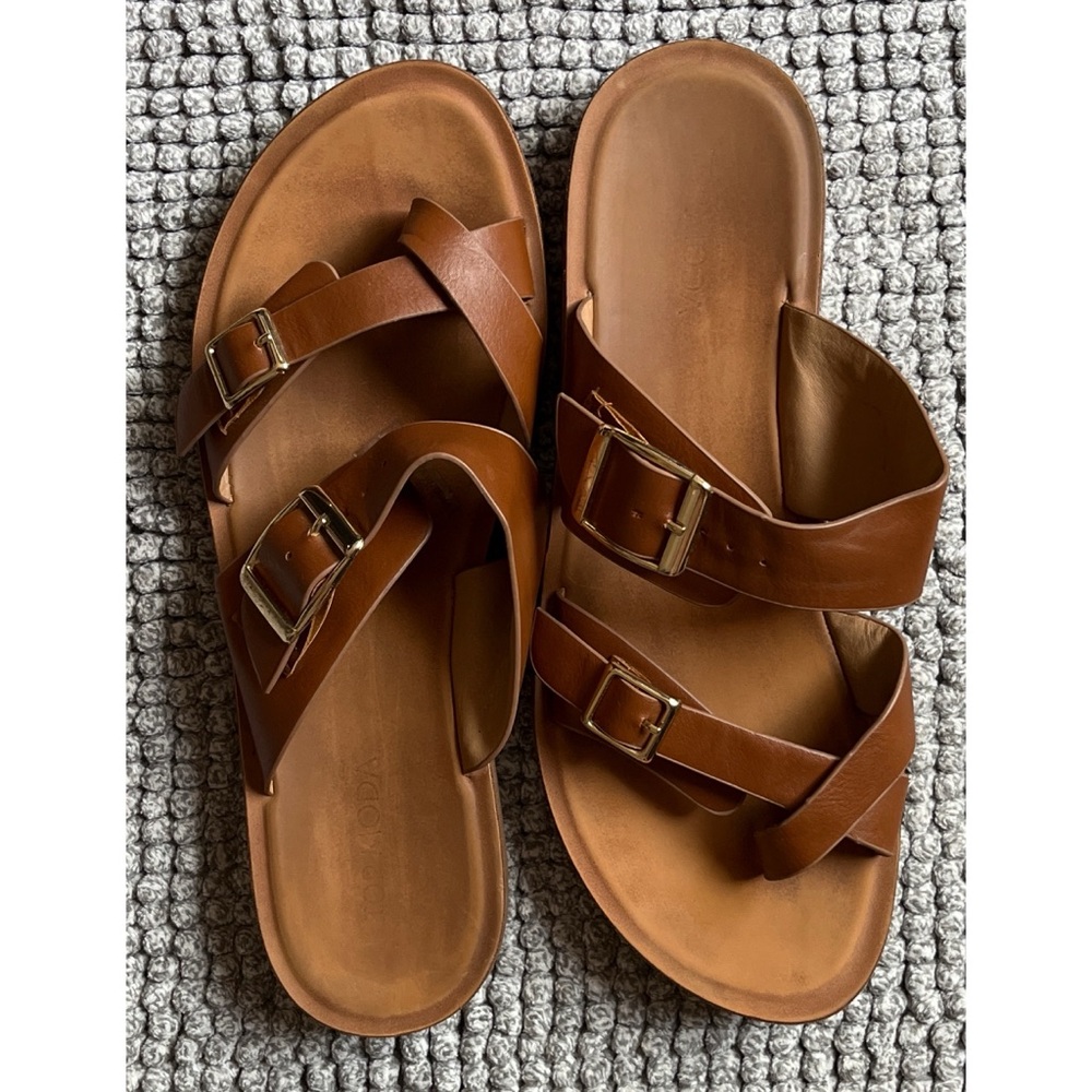 TOP Moda Women’s 9  Brown Tan Faux Leather Slip On Sandals.